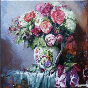 Kvety v maľovanej váze